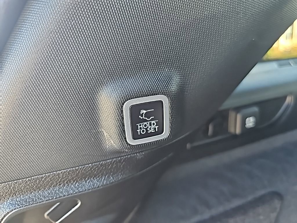 Used 2024 Jeep Grand Cherokee Overland image 24