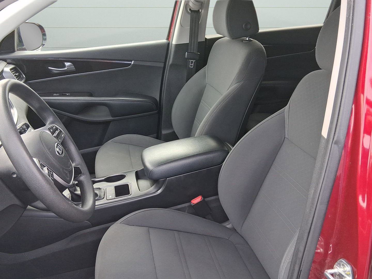 Used 2020 Kia Sorento LX image 12