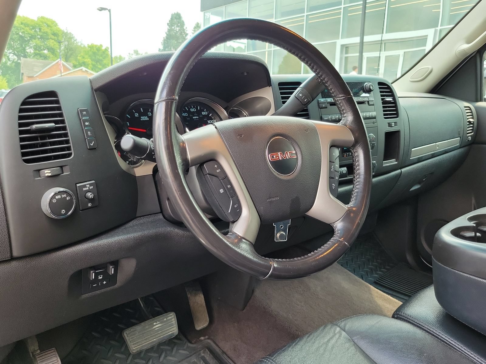 Used 2013 GMC Sierra 3500 SLE w/ SLE Preferred Package AWD/4WD image 11