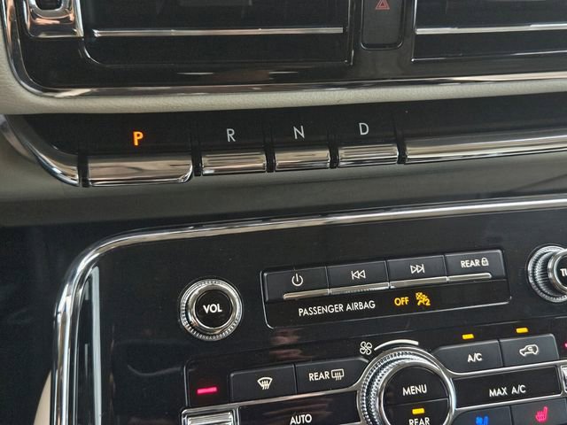 Used 2018 Lincoln Navigator L Reserve w/ Technology Package image 32