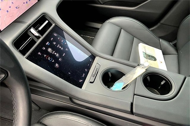 Used 2022 Porsche Taycan image 35