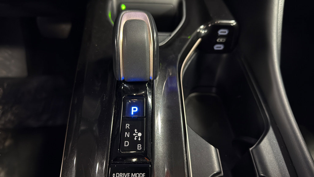 Used 2024 Toyota Crown Limited image 34