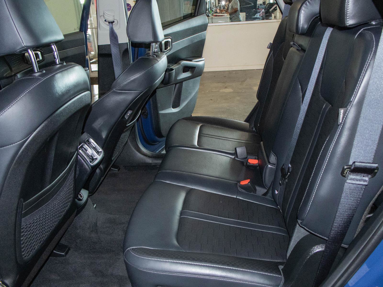 New 2025 Kia Sorento S w/ Panoramic Sunroof Package AWD/4WD image 15