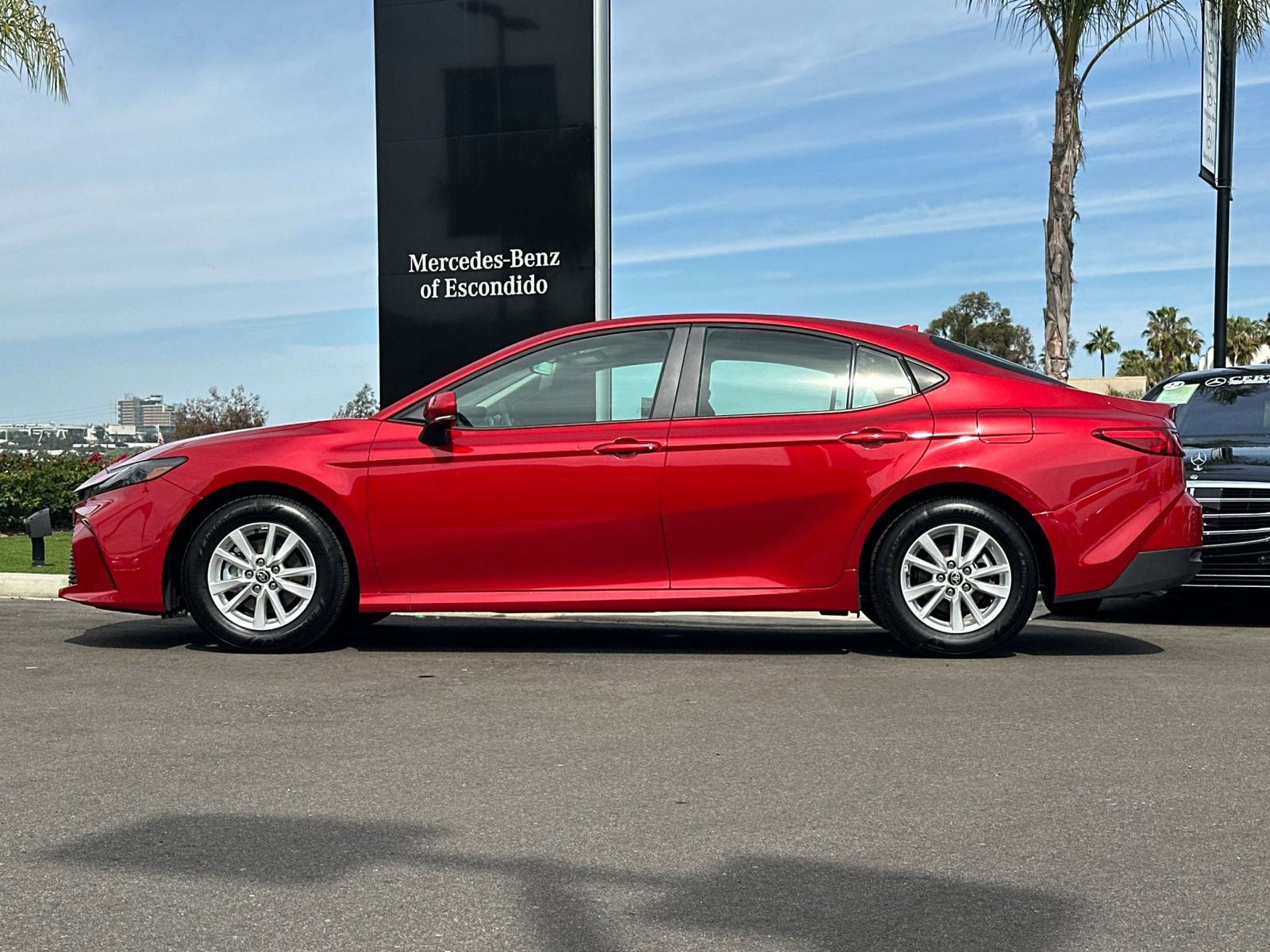 Used 2025 Toyota Camry LE w/ Convenience Package image 6