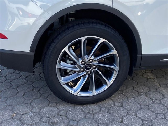 Used 2023 Lincoln Corsair AWD w/ Equipment Group 101A image 11