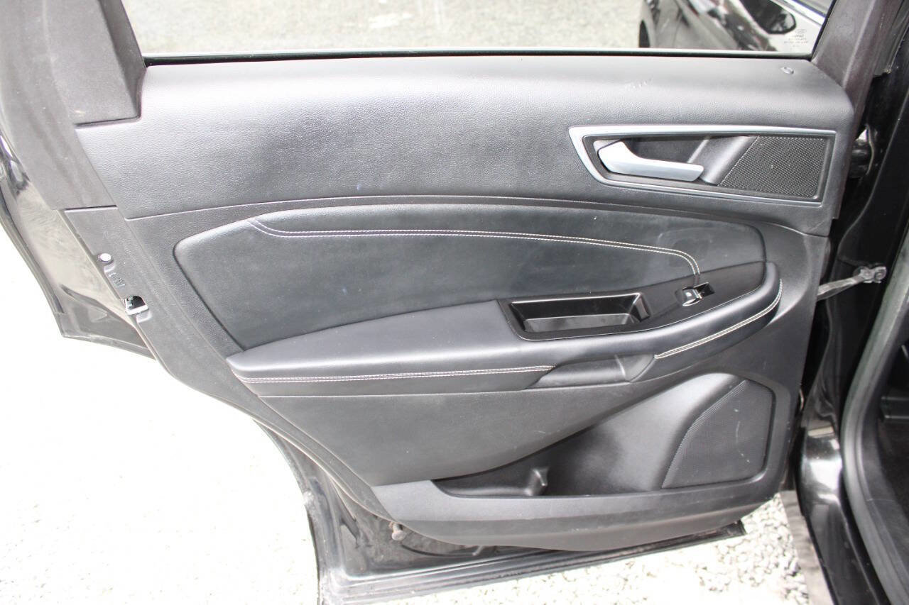 Used 2015 Ford Edge Titanium AWD/4WD image 22