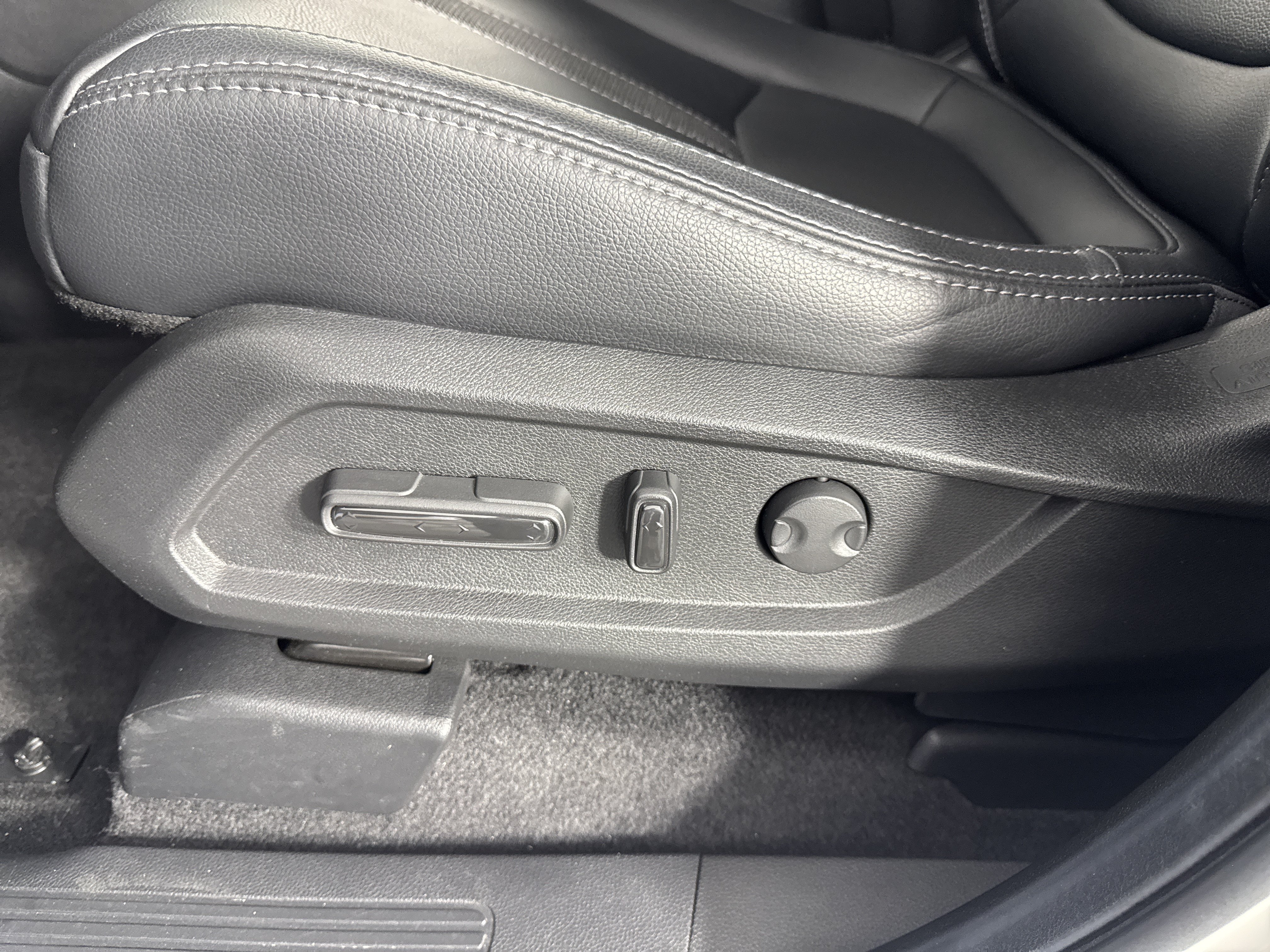 Certified 2025 Honda Pilot EX-L image 16