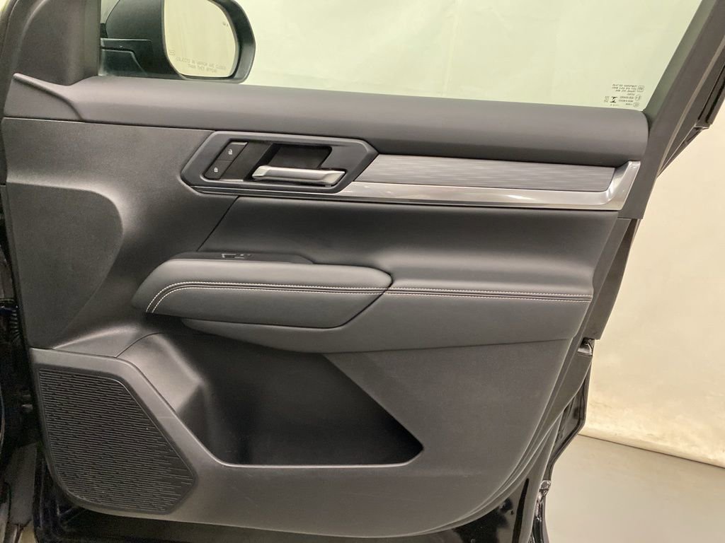 Used 2025 GMC Terrain Elevation image 11