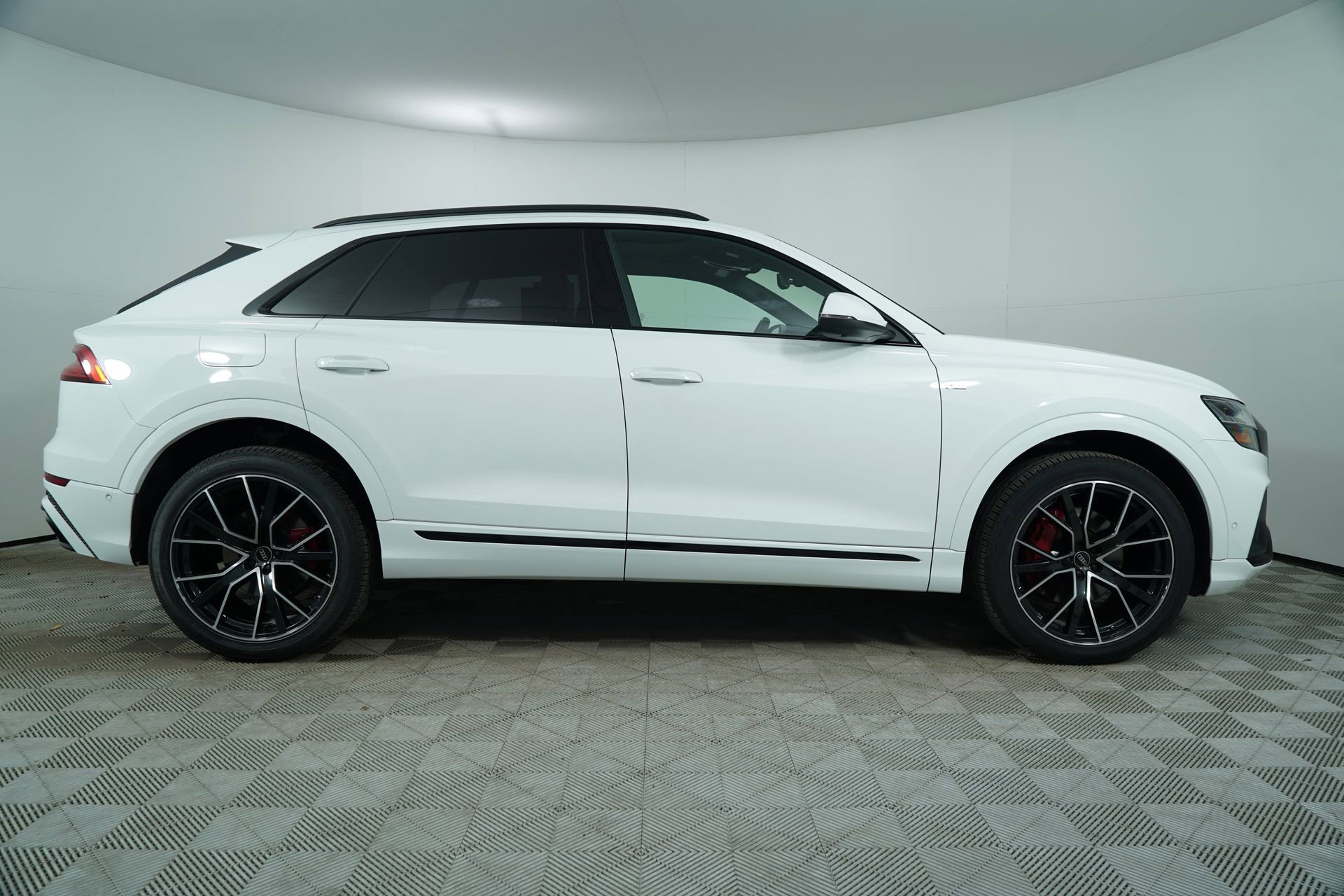 Used 2023 Audi Q8 Premium Plus AWD/4WD image 12