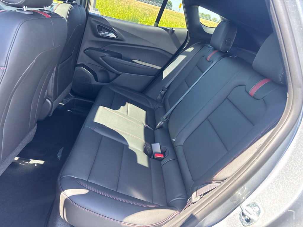 New 2026 Chevrolet Trax RS w/ Sunroof Package FWD image 9