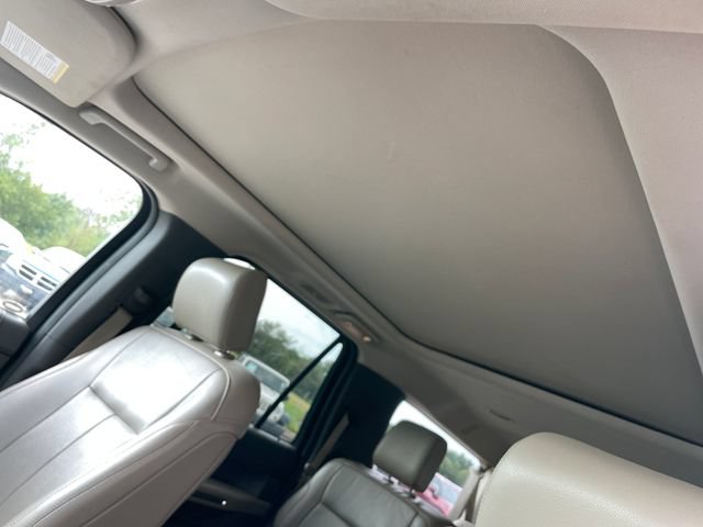 Used 2018 Ford Expedition Max XLT w/ Equipment Group 202A AWD/4WD image 22