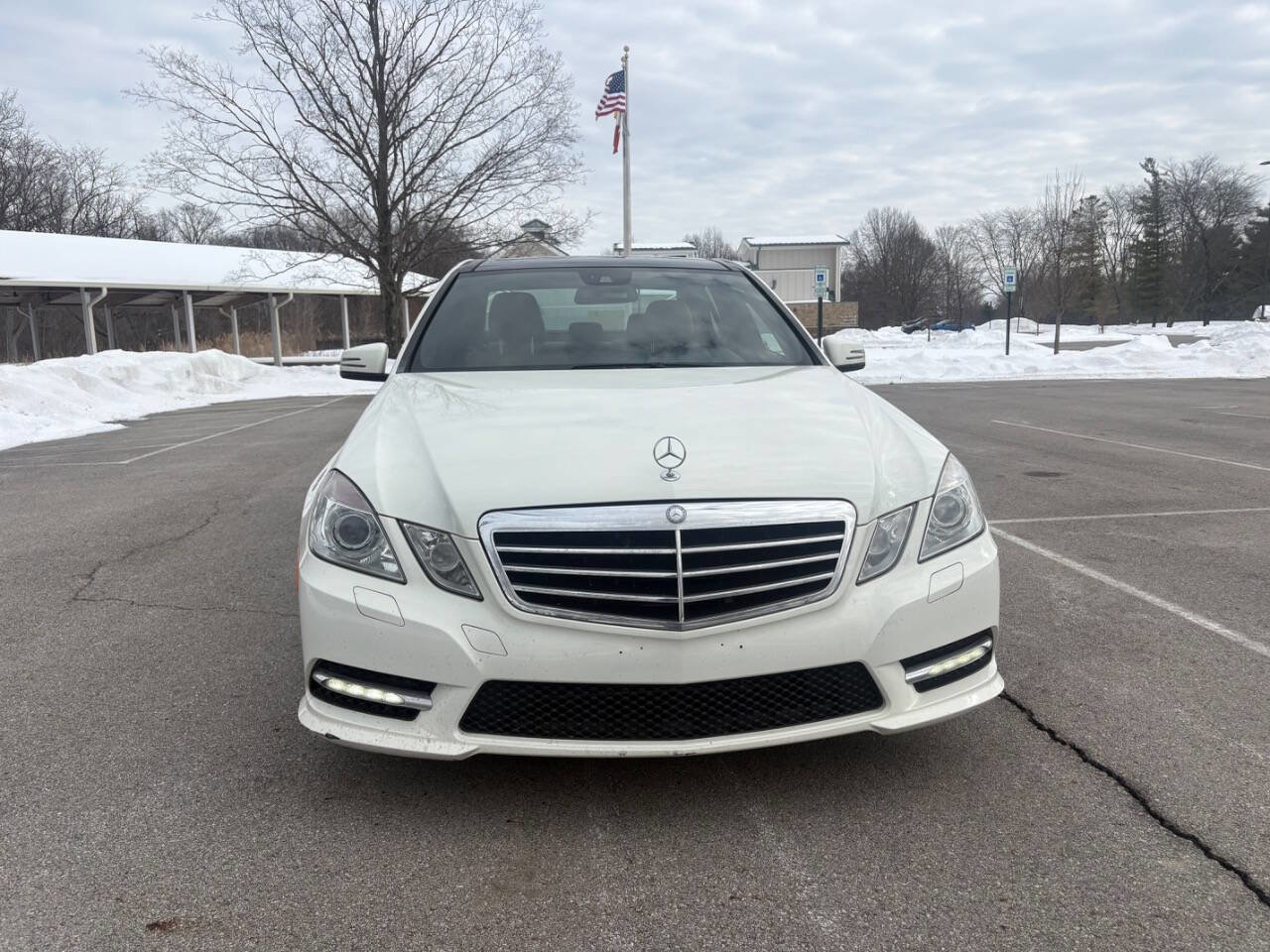 Used 2012 Mercedes-Benz E 350 Sedan w/ Lane Tracking Pkg image 4