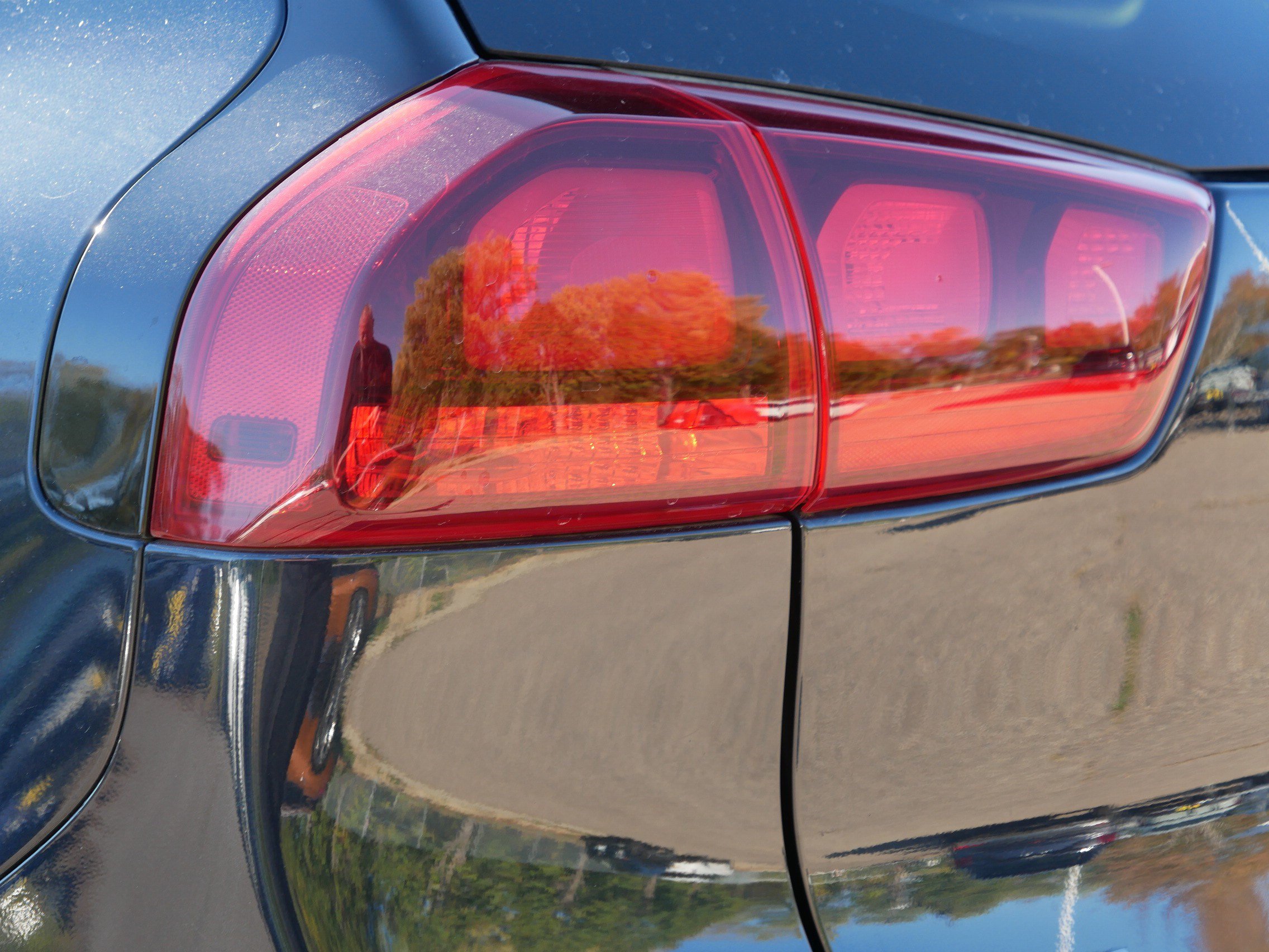 Used 2022 Kia Niro EX w/ Cold Weather Package FWD image 17