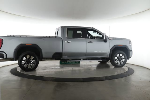 Used 2026 GMC Sierra 3500 Denali w/ Denali Reserve Package AWD/4WD image 6