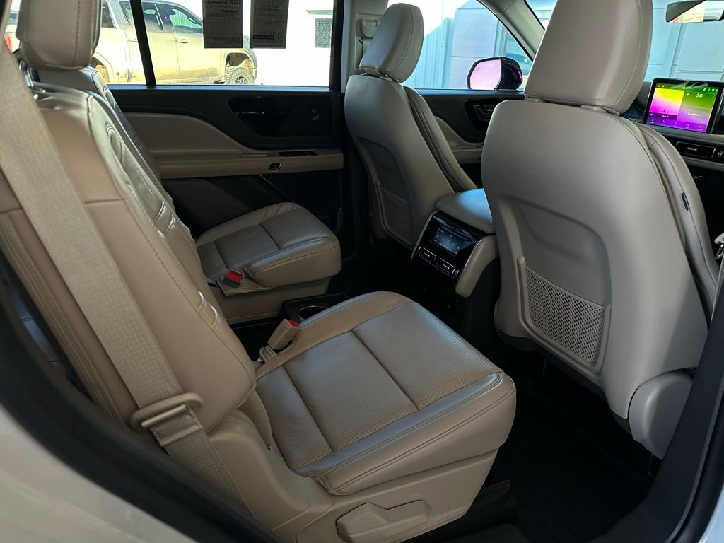 Used 2023 Lincoln Aviator Reserve w/ Elements Package Plus image 20