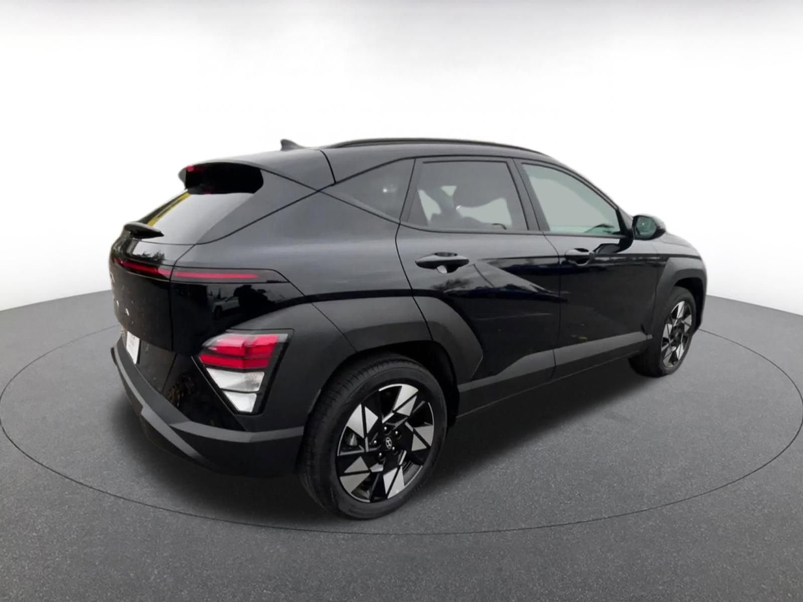 Used 2025 Hyundai Kona SEL image 14