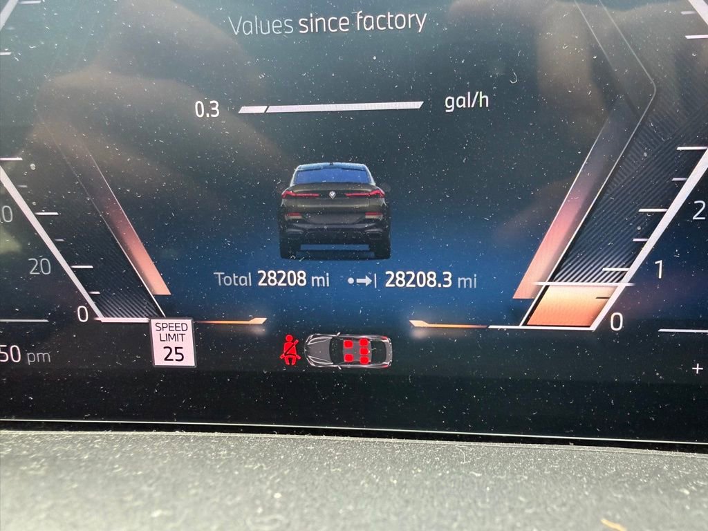 Used 2024 BMW X6 xDrive40i w/ Premium Package image 9