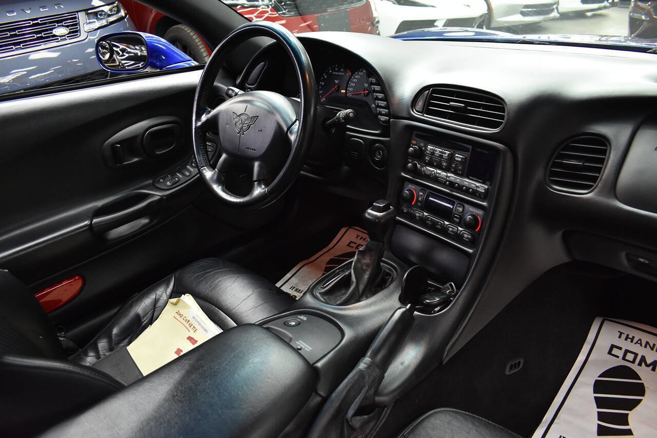 Used 2002 Chevrolet Corvette Coupe w/ Preferred Equipment Group1 RWD image 24