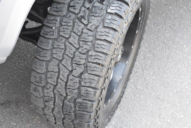 Used 2016 Toyota Tacoma TRD Sport w/ Towing Package AWD/4WD image 11