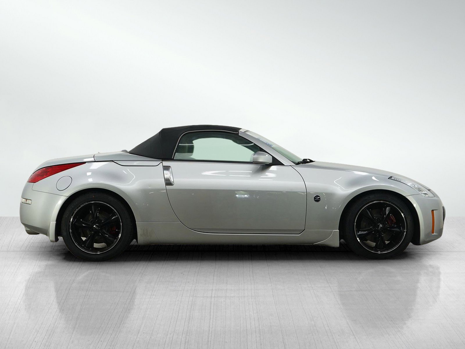 Used 2006 Nissan 350Z Touring RWD image 6
