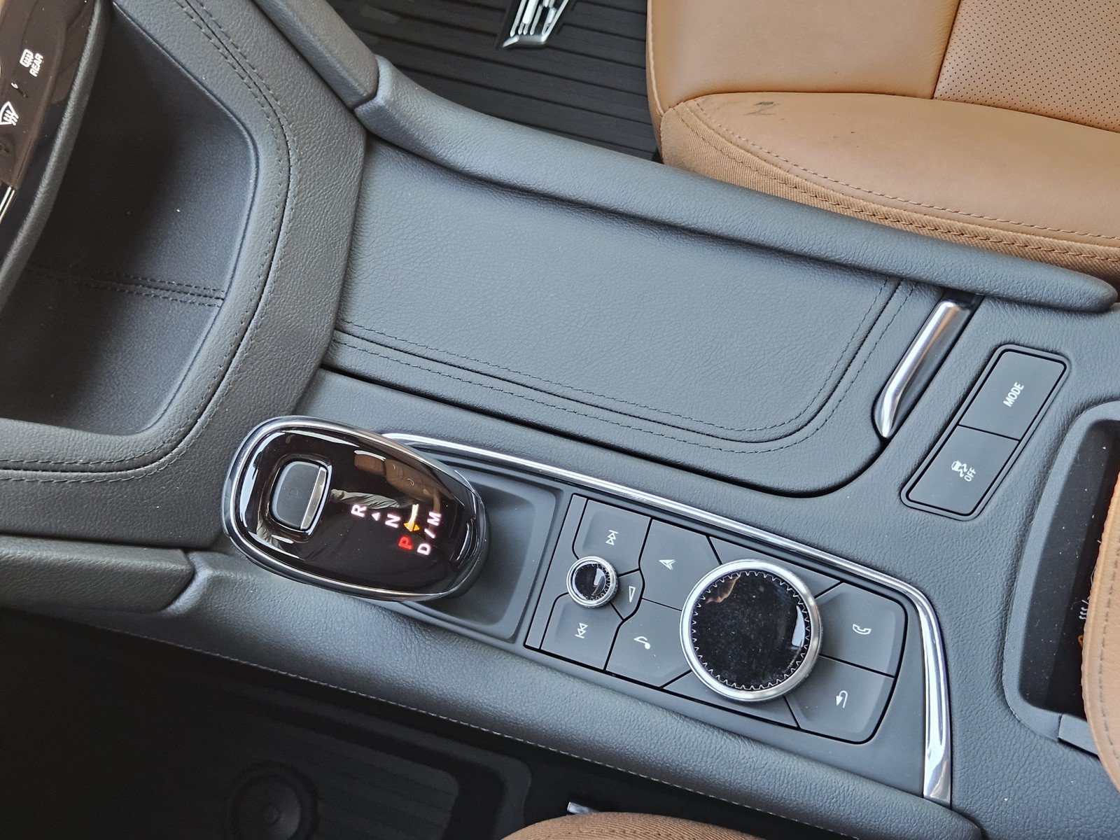 New 2026 Cadillac XT5 Premium Luxury w/ LPO, Floor Liner Package FWD image 15