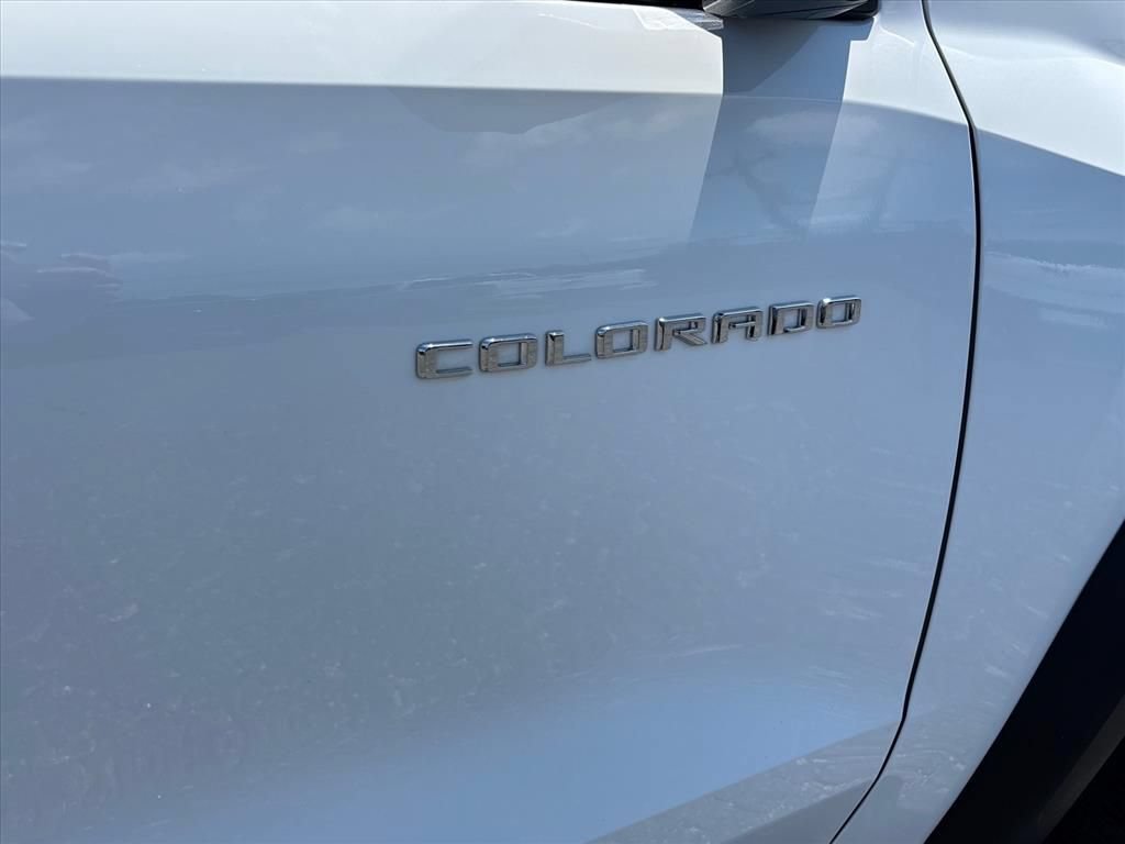 Used 2024 Chevrolet Colorado Trail Boss w/ Technology Package AWD/4WD image 11