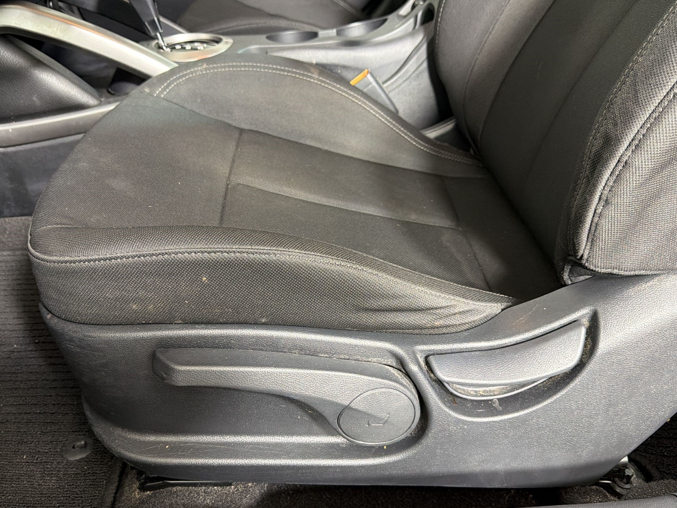 Used 2014 Hyundai Veloster FWD image 13