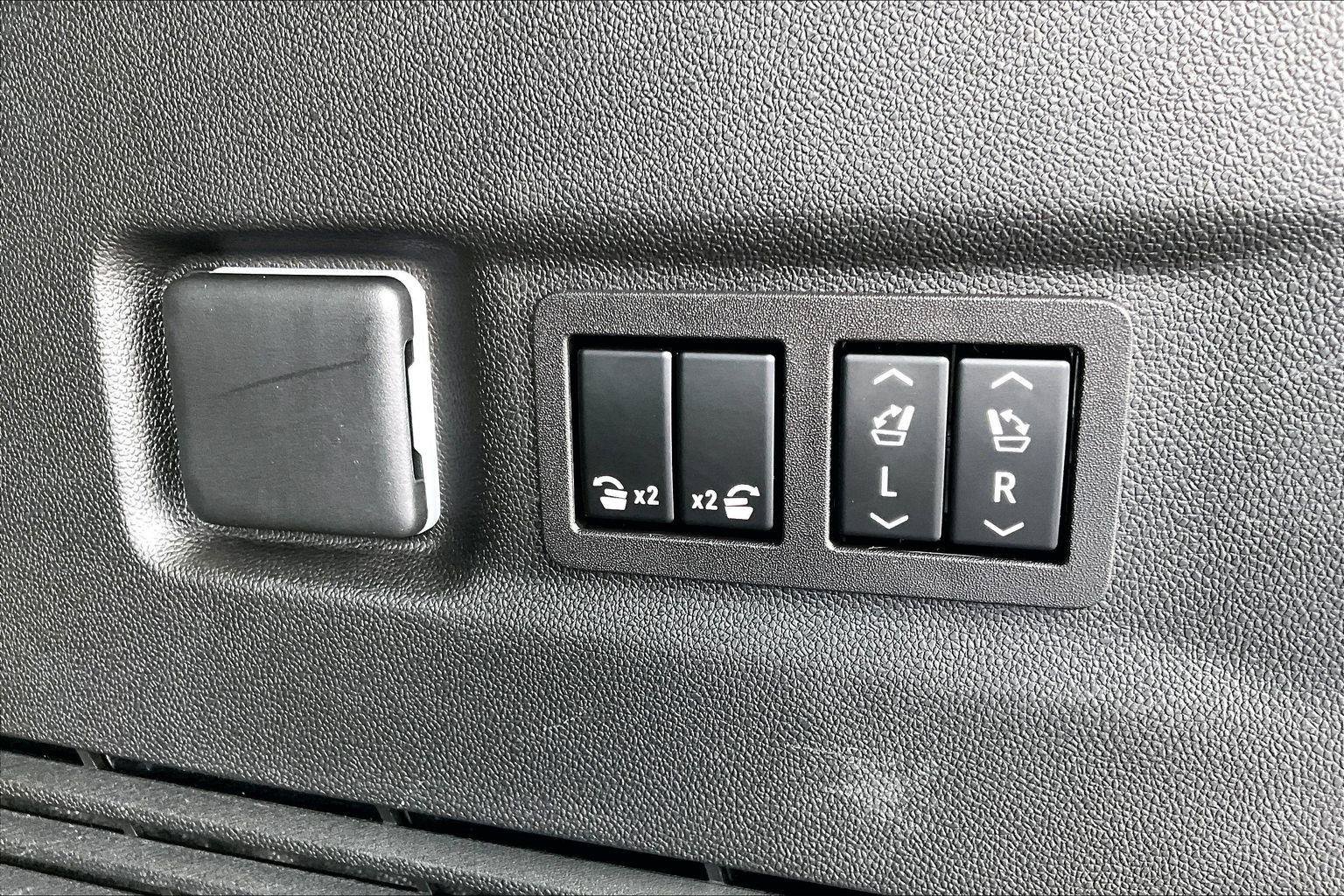 Used 2023 GMC Yukon XL Denali w/ LPO, Floor Liner Package AWD/4WD image 37