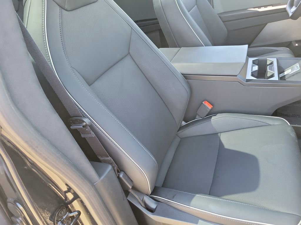 Used 2025 Tesla Cybertruck AWD Crew Cab image 21