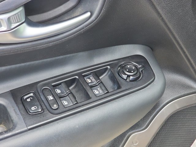 Used 2022 Jeep Renegade Limited w/ Sun, Sound & Wheels Group AWD/4WD image 18