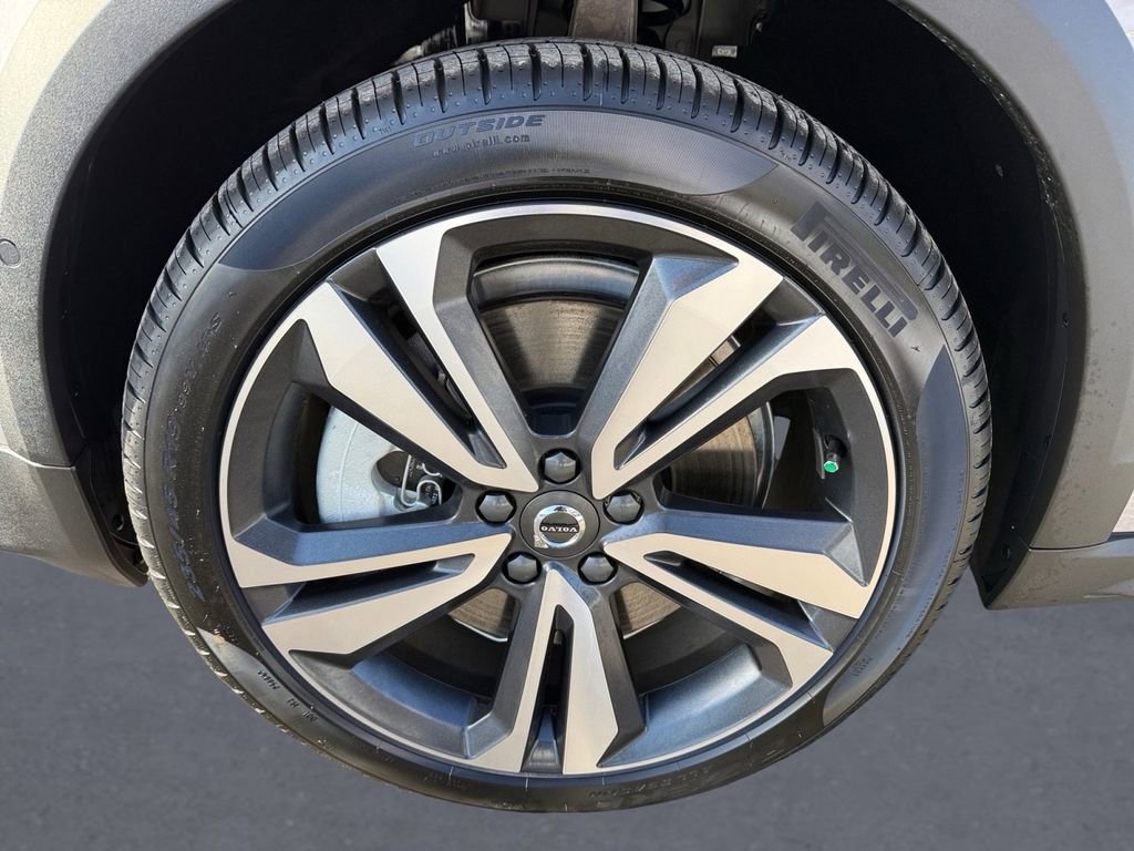 New 2026 Volvo V60 B5 Cross Country Plus w/ Protection Package Premier image 8