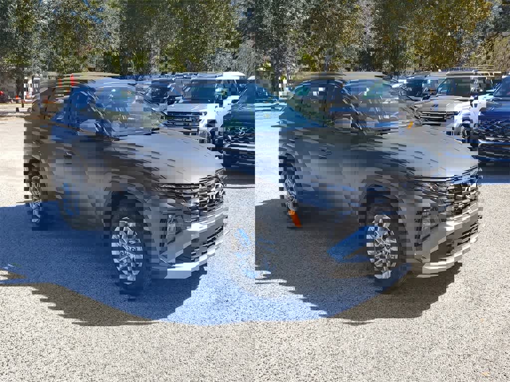 Used 2025 Hyundai Tucson SE image 4