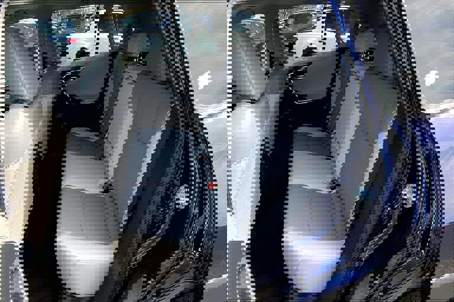 Used 2023 Toyota RAV4 Limited image 20