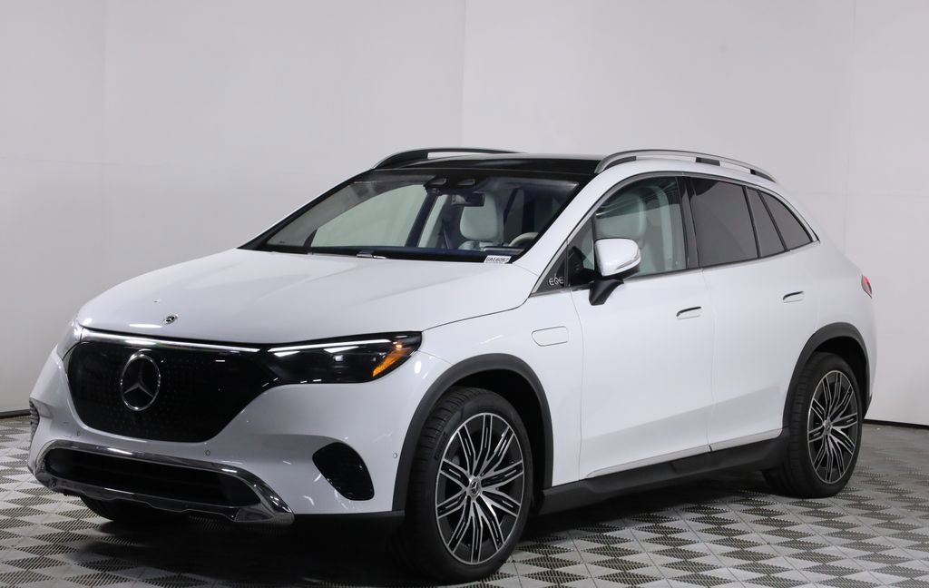 Used 2026 Mercedes-Benz EQE 320 4MATIC SUV image 3