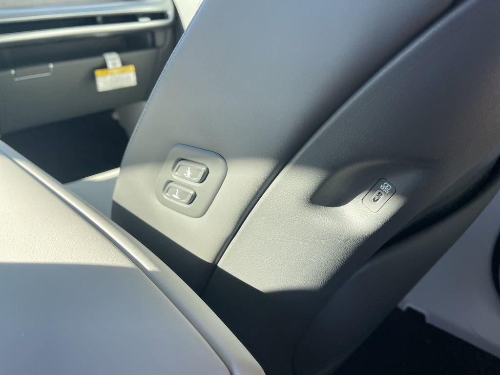 New 2026 Hyundai Ioniq 9 Limited image 23