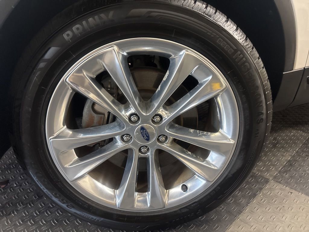 Used 2019 Ford Explorer XLT w/ Equipment Group 202A image 4