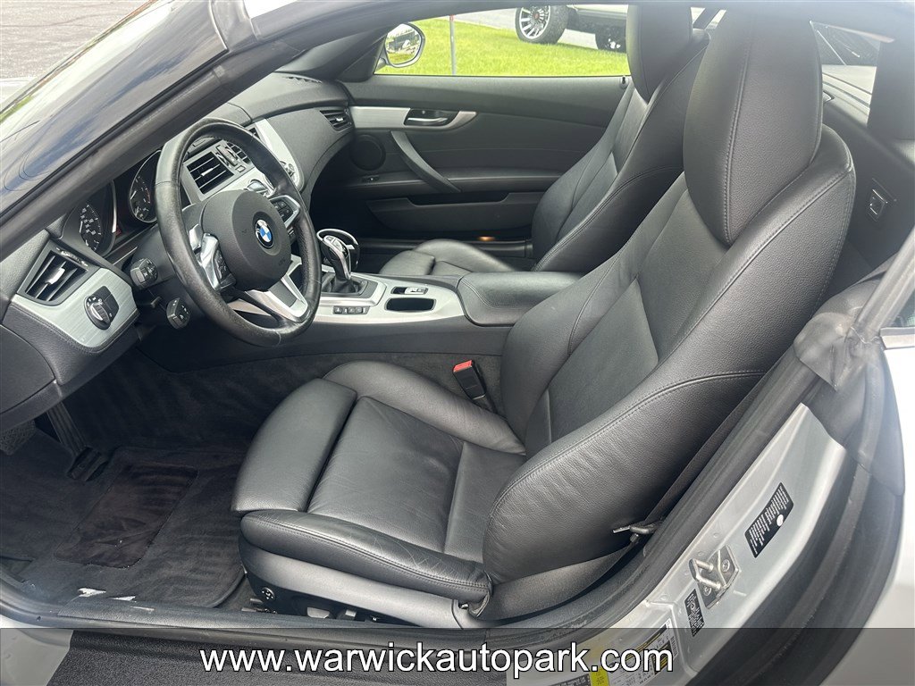 Used 2009 BMW Z4 sDrive35i w/ Premium Pkg image 3