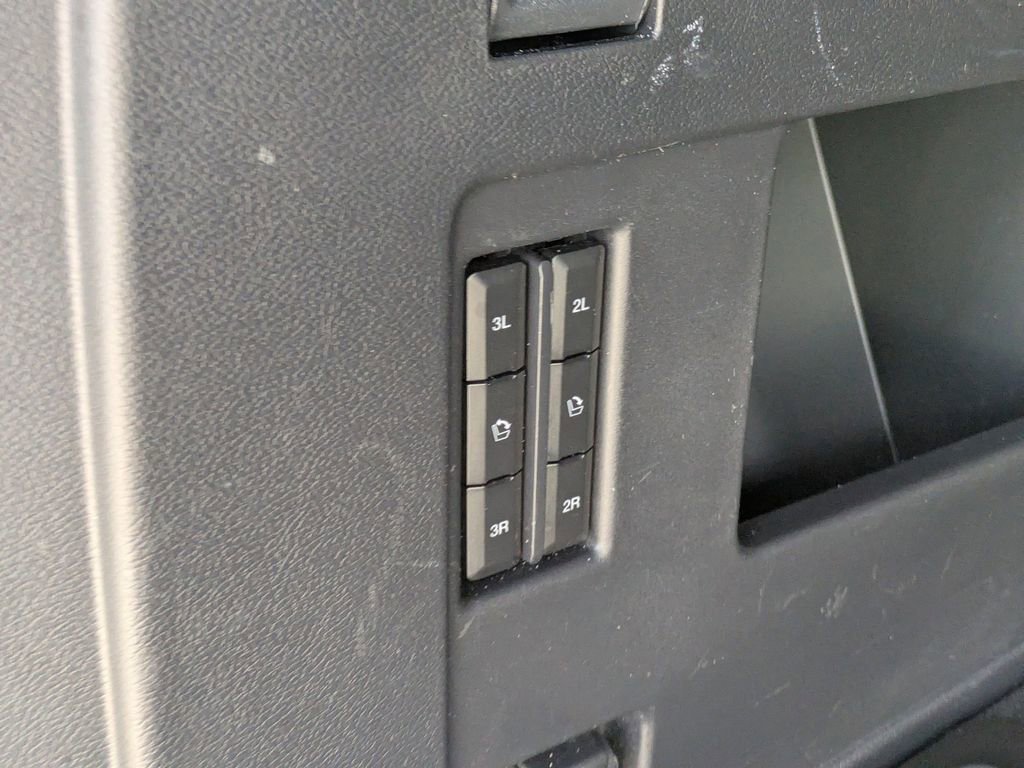 Used 2024 Ford Expedition Limited image 11