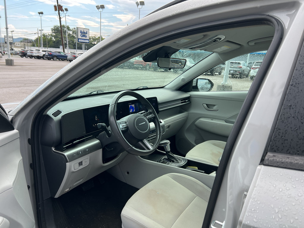 Used 2024 Hyundai Kona SEL FWD image 9