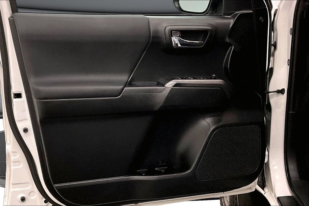 Used 2019 Toyota Tacoma TRD Off-Road AWD/4WD image 21