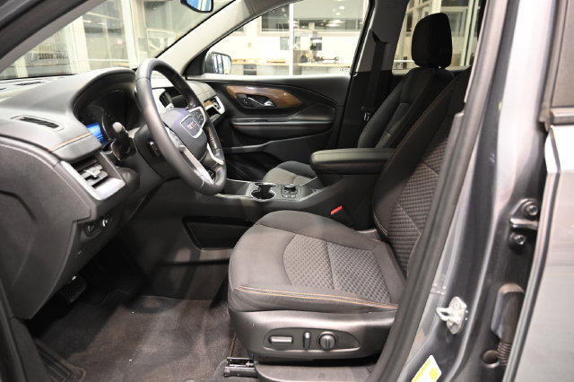 Used 2021 GMC Terrain SLE w/ Driver Convenience Package FWD image 9