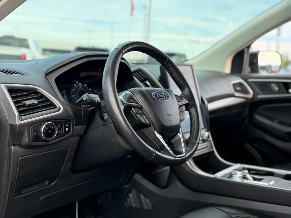 Certified 2024 Ford Edge SEL w/ Convenience Package AWD/4WD image 9
