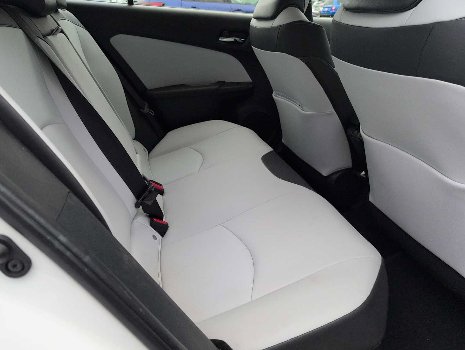 Used 2022 Toyota Prius XLE AWD/4WD image 19