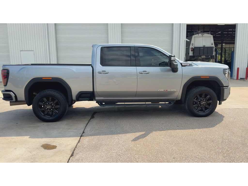 Used 2025 GMC Sierra 2500 AT4 AWD/4WD image 9