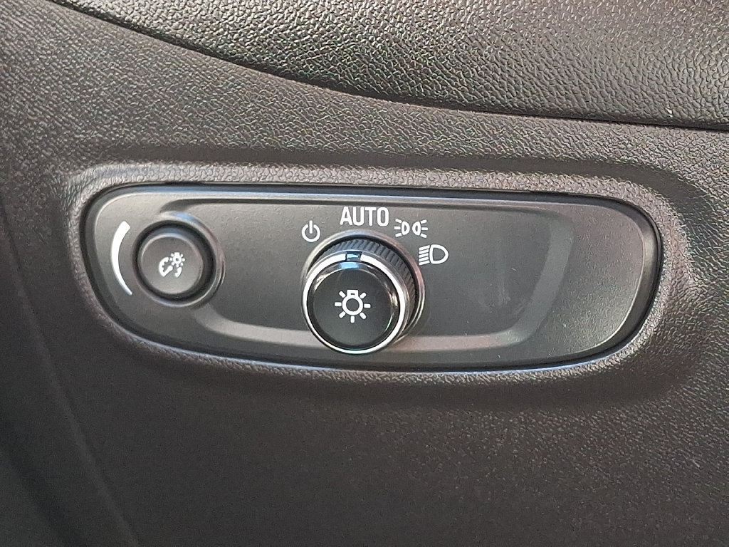 Certified 2024 Chevrolet Equinox LT FWD image 25