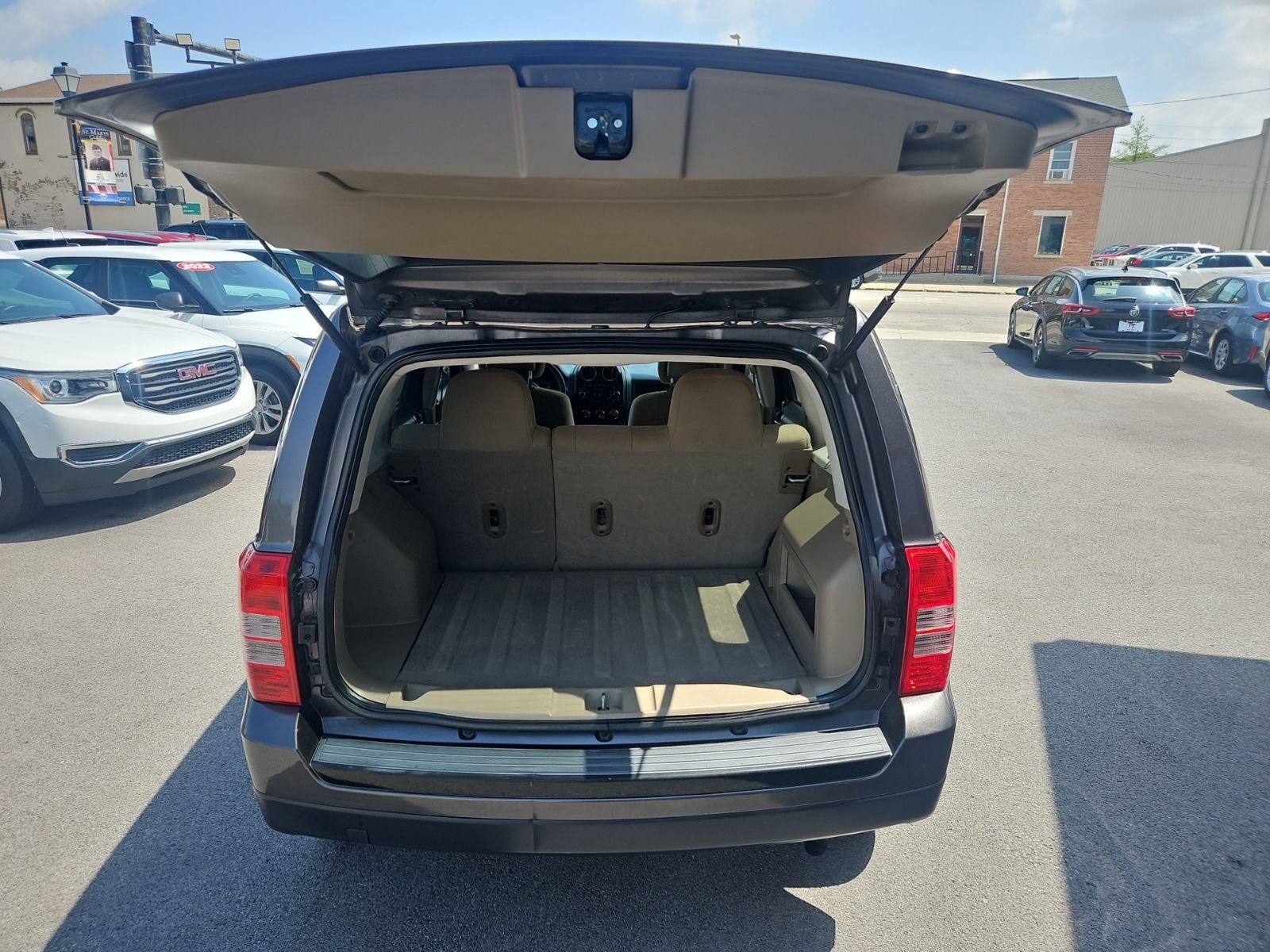 Used 2014 Jeep Patriot Sport w/ Power Value Group FWD image 17