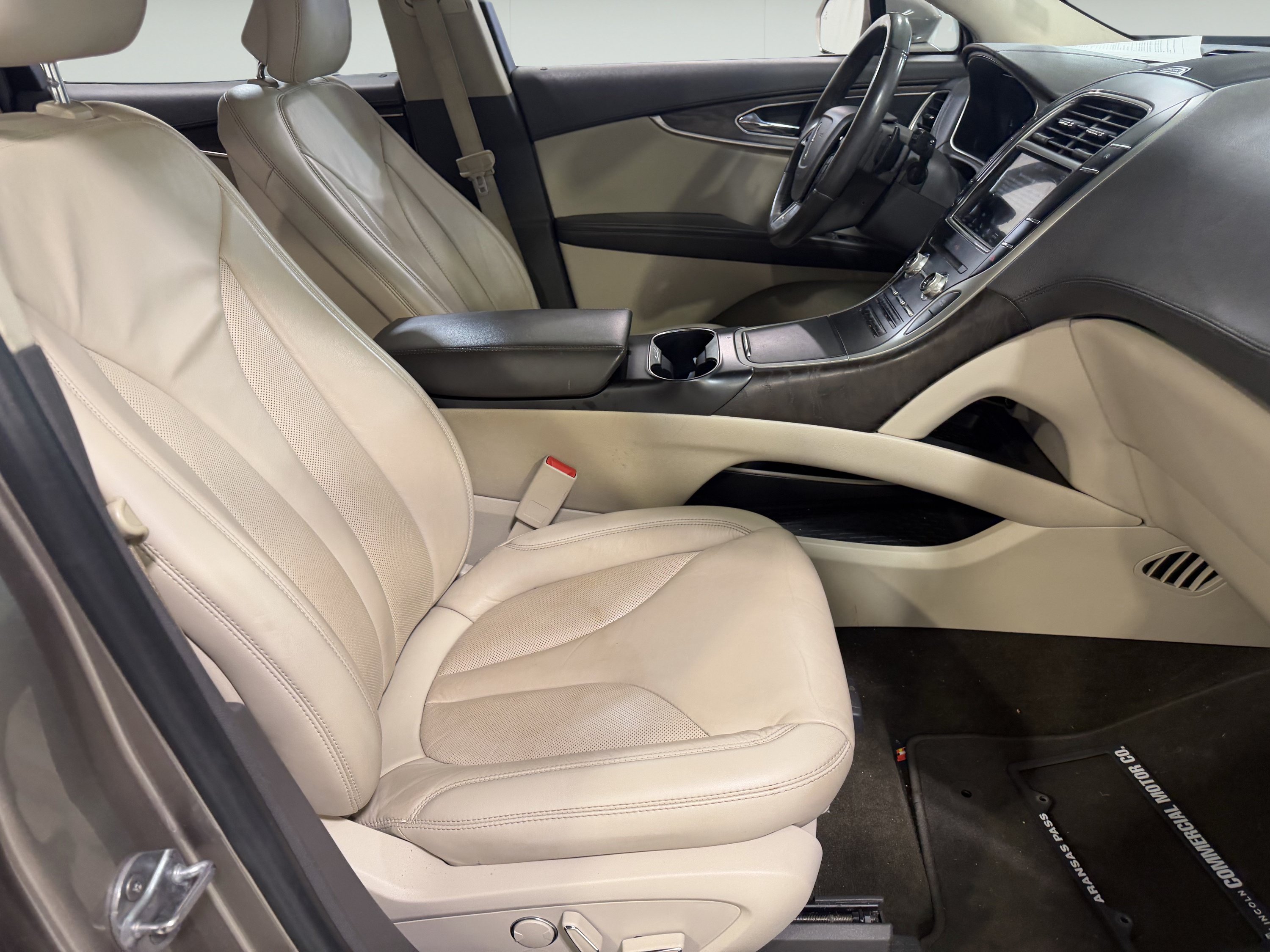 Used 2019 Lincoln Nautilus Select FWD image 12
