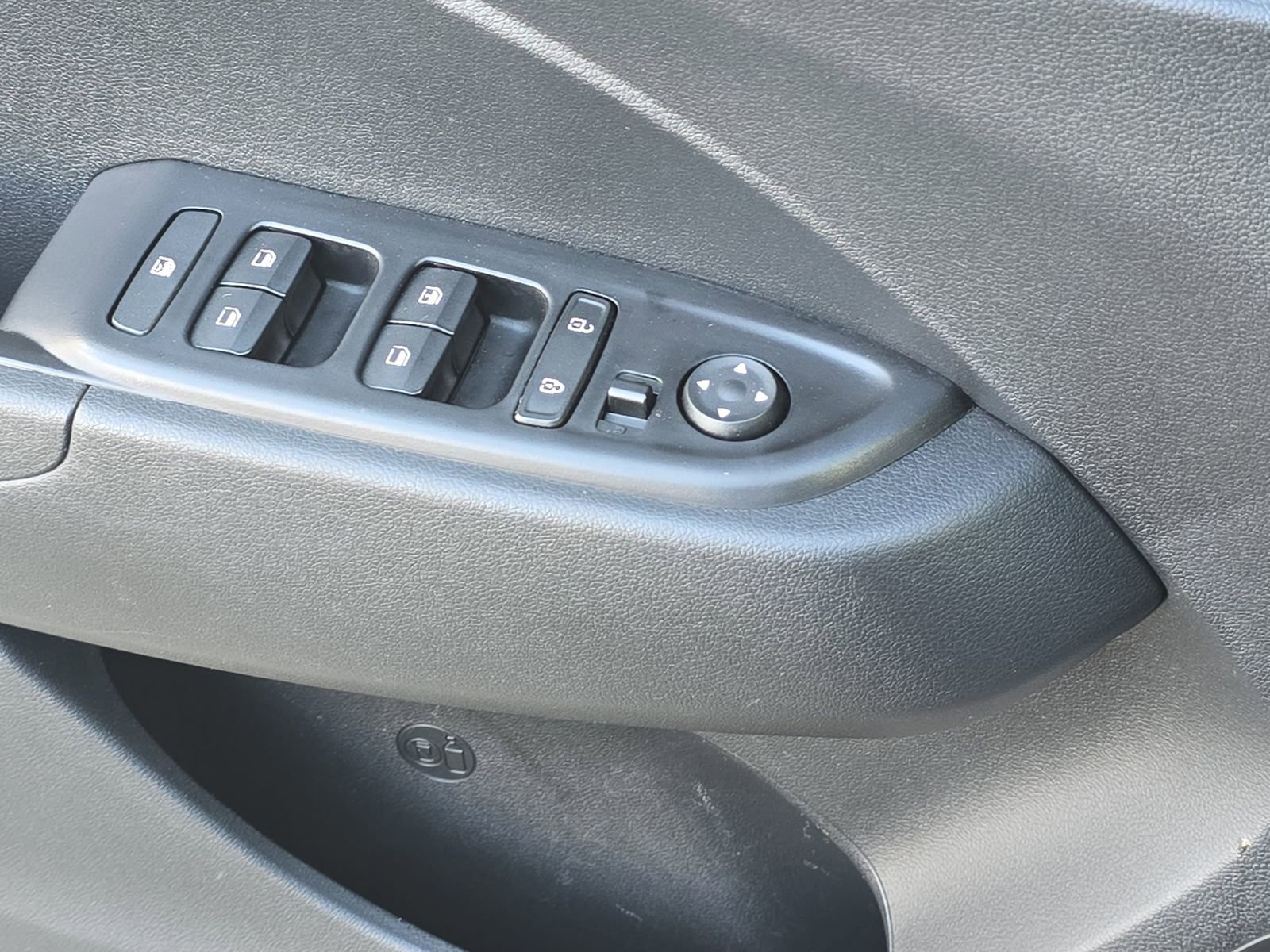 Used 2024 Hyundai Venue SE image 33