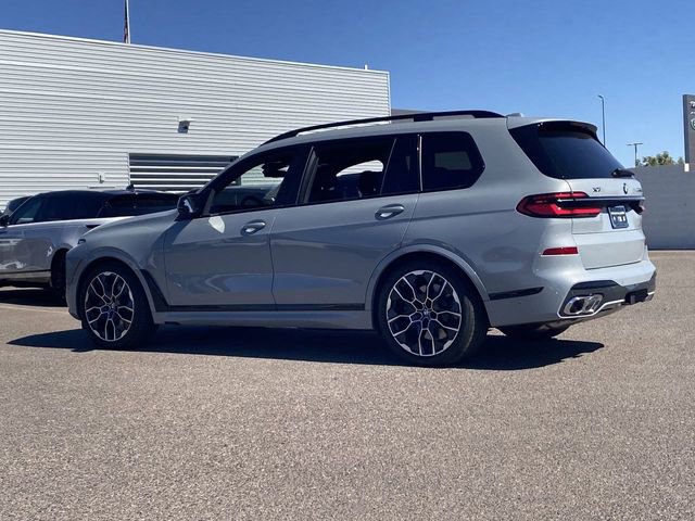 Used 2025 BMW X7 M60i image 7