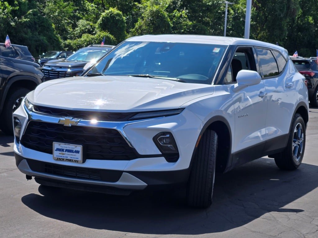 Certified 2025 Chevrolet Blazer LT FWD image 5